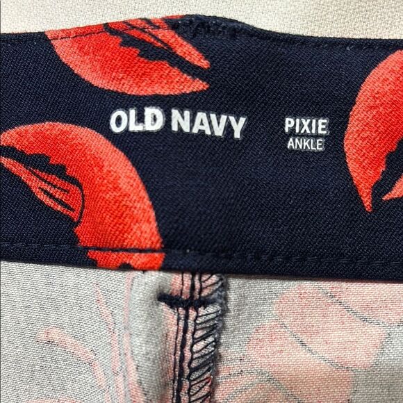 Old Navy Red Lobster Print Ankle Pants - Picture 5 of 8